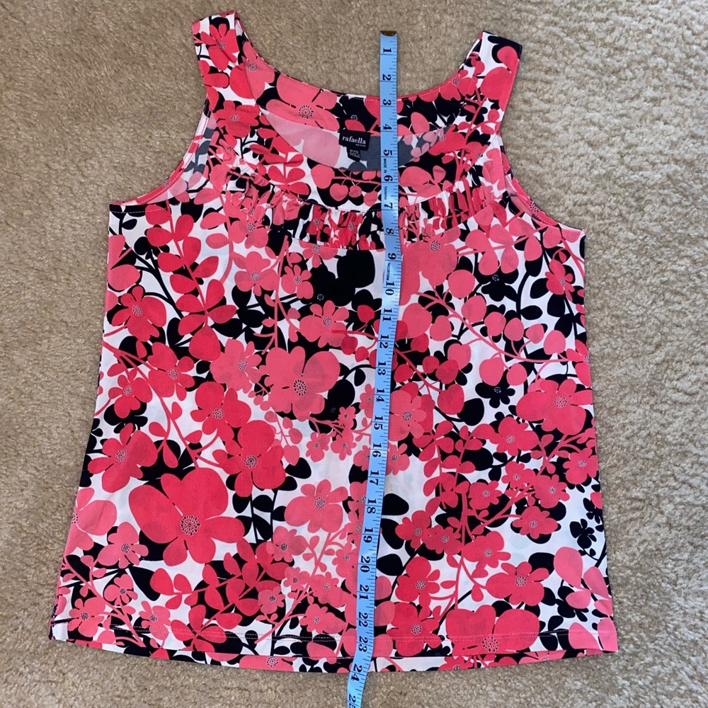 💗🖤NWOT Rafaella Floral Top🖤💗 - Picture 12 of 12
